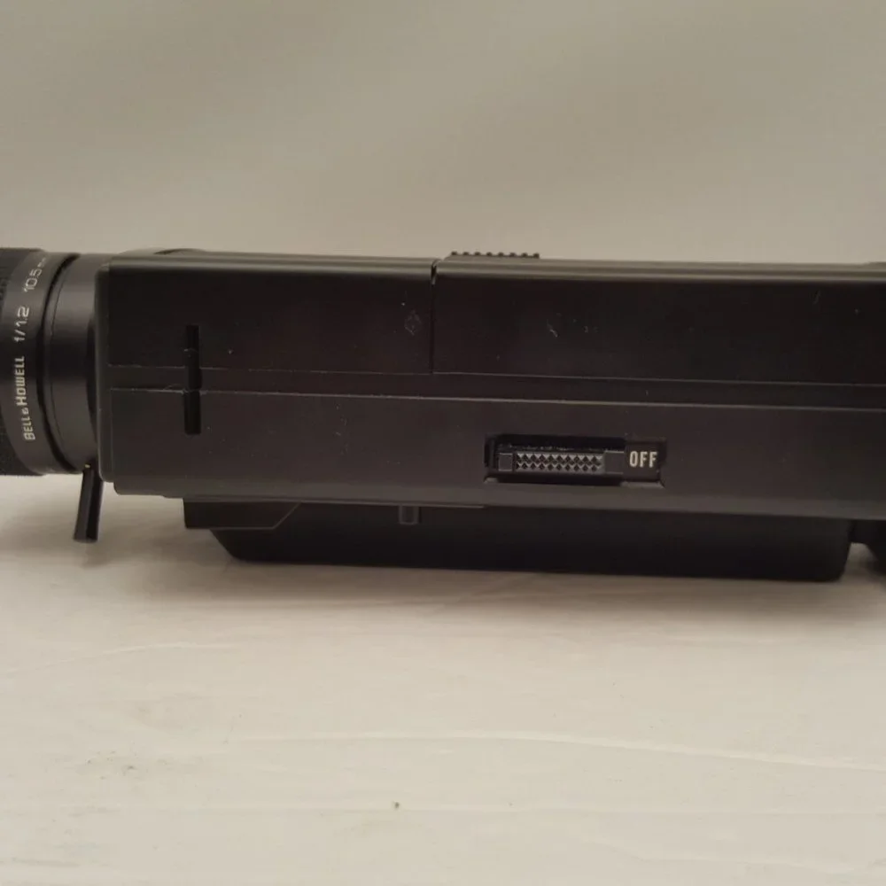 BELL & HOWELL 2230 microstar z XL Movie Camera w/ Kodachrome 40 Type A Cart